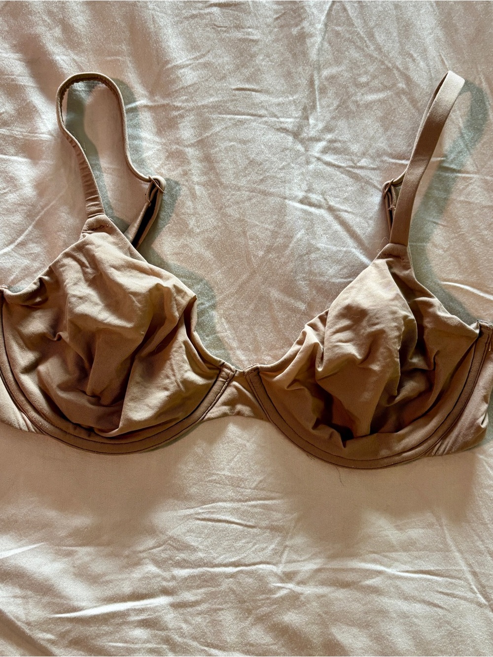SKIMS Sculpting Underwire Bra in Brown Taupe - Picture 1 of 5